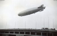 1936-08-01-zeppelin-hindenburg-klein
