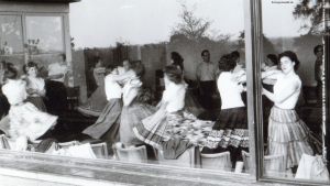 1954-ca-am-rupenhorn-5haus-lindemann-russenhorn-5-square-dance-kurs-stoessensee-04-klein