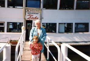 1997-alte-liebe-tobi-und-oma-klein