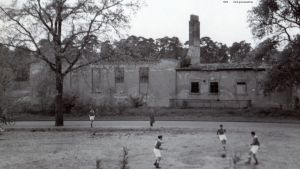 1956-mommsenstadion-03-spieler-tebe-klein
