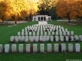2005-berlin-war-cemetery-09-klein