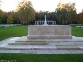 2005-berlin-war-cemetery-18-klein