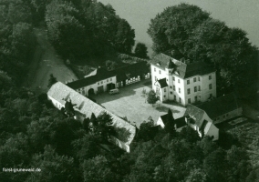 1971-luftaufnahme-jagdschloss-a-klein