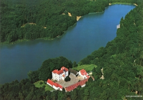 1979-ca-jagdschloss-luftbild-klein