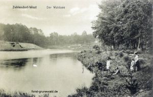 19xx-waldsee-mit-frau-und-kinder-klein