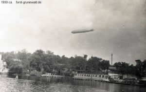 19xx-lufschiff-ueber-charlottenburg-funkturm
