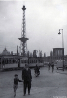 1955-ca-funkturm-vater-und-sohn-klein