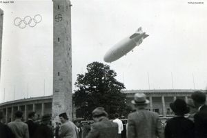 1936-08-01-lz129-hindenburg-olympiastadion-klein