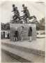 1936-ca-laeufer-scholzplatz-mit-kinder-klein