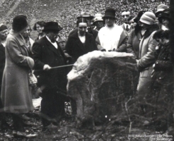 1930-opferaltar-naturschutz-fuehrung-dr-poetters-klein
