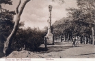 1903-radfahrer-am-schildhorndenkmal-klein