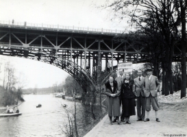 1935-ca-familie-vor-stoessenseebruecke-agfa-lupex-klein