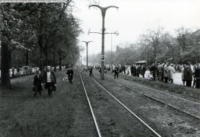 1965-05-18-heerstrasse-queen-elisabeth-ii-in-berlin-klein