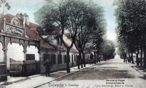 1908-01-01-tiefwerder-dorfstrasse-59-boedewigs-salon-klein