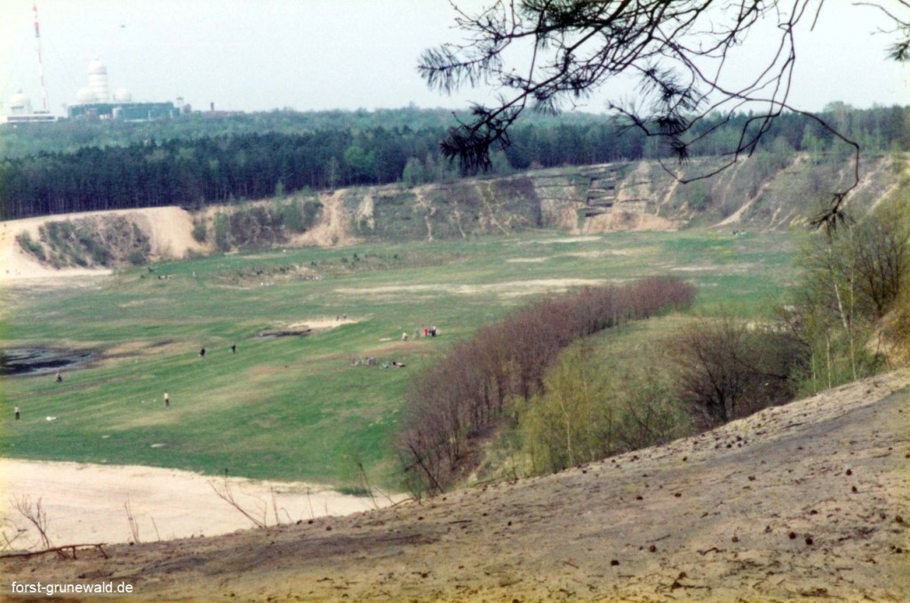 1979 Kiesgrube Teufelssee mit Radaranlage klein